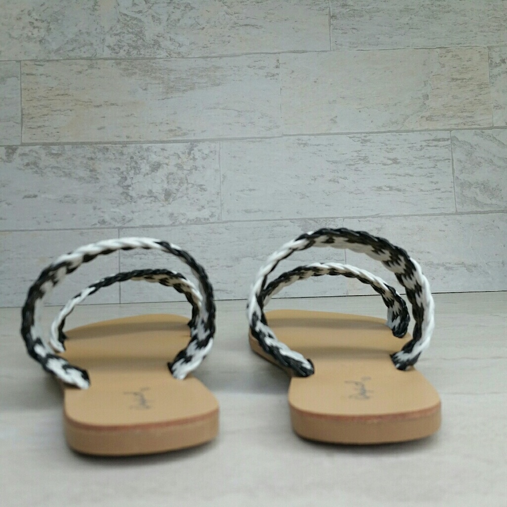 SALE!!! Black & White Patent Two-Banded Slip-On Sandal NEW - Picture 6 of 7